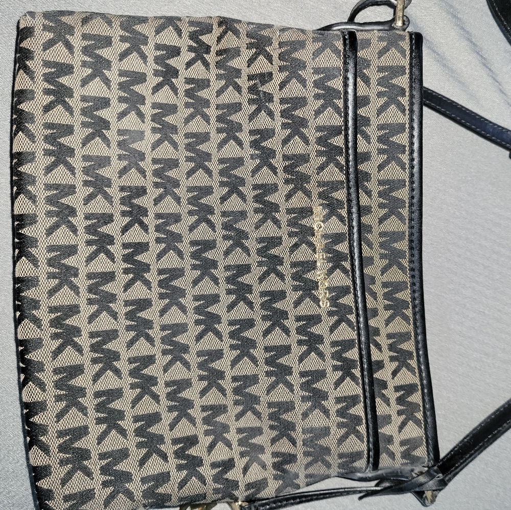 Michael Kors crossbody bag